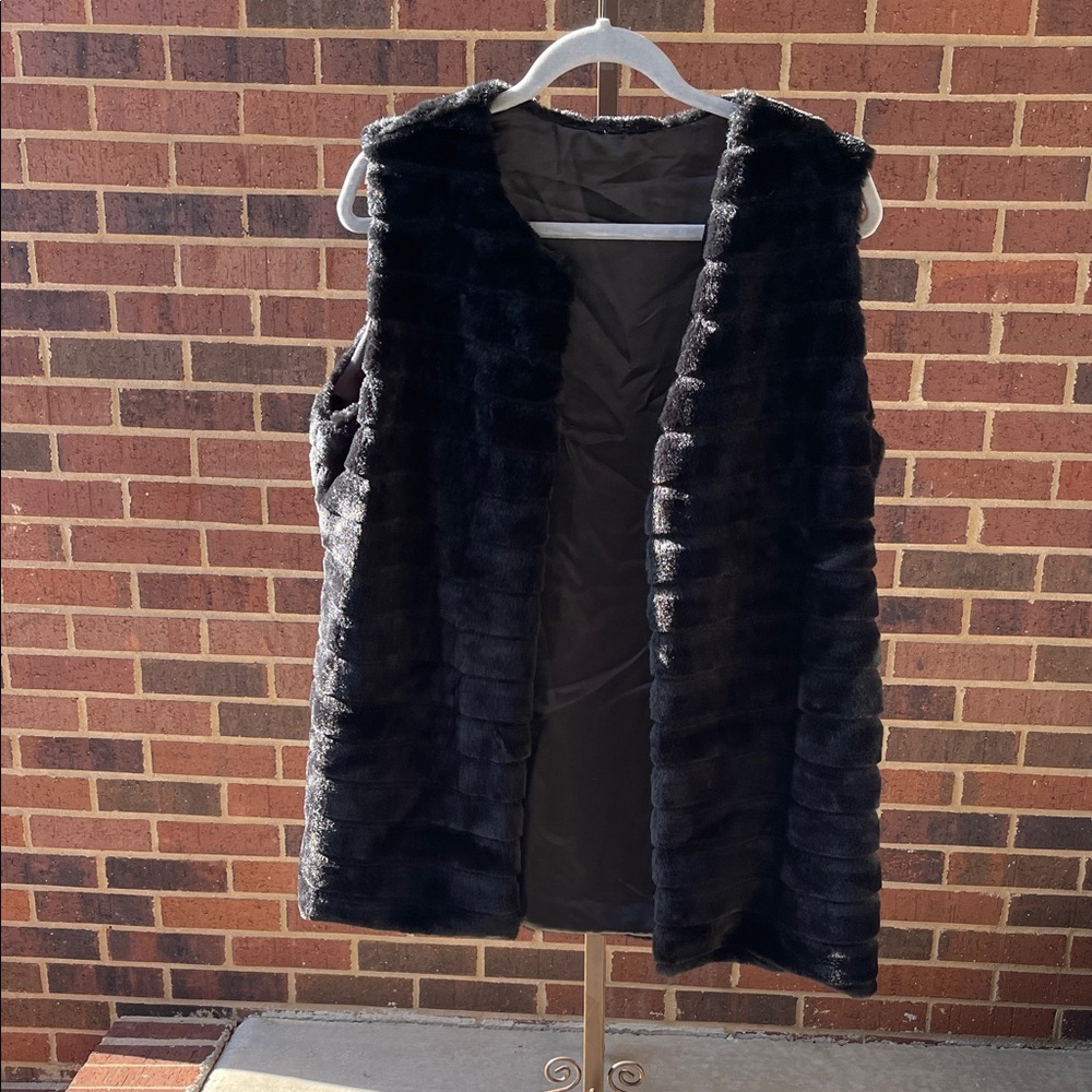 Women's Black Faux Fur Vest